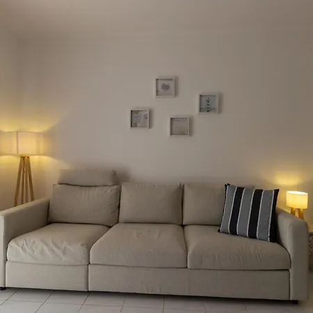 Urban Beach - Pequeno Infante Apartment
